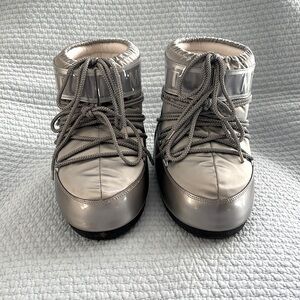 Moon Boots Icon Low Glance Silver Satin